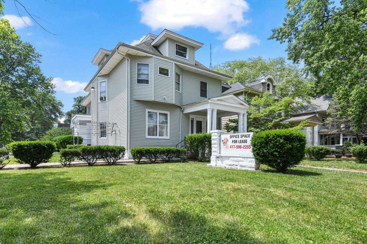 426 South Grand Ave West