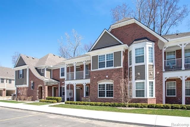 54189 Bay Pointe Drive