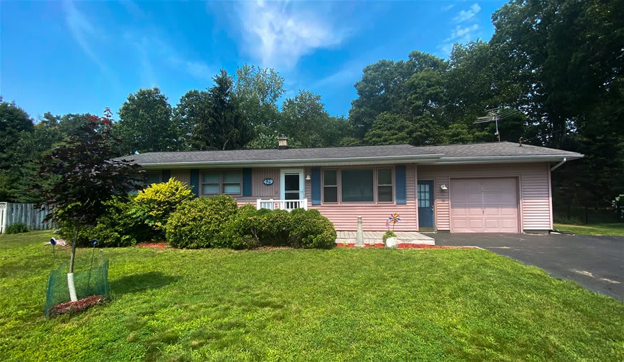 429 Lakeshore Drive South