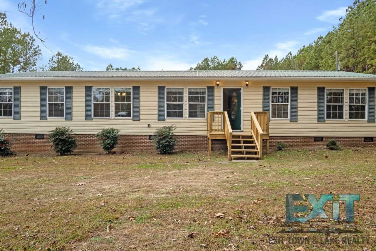 Beautiful Fully Renovated 3 Bed 2 Bath Home