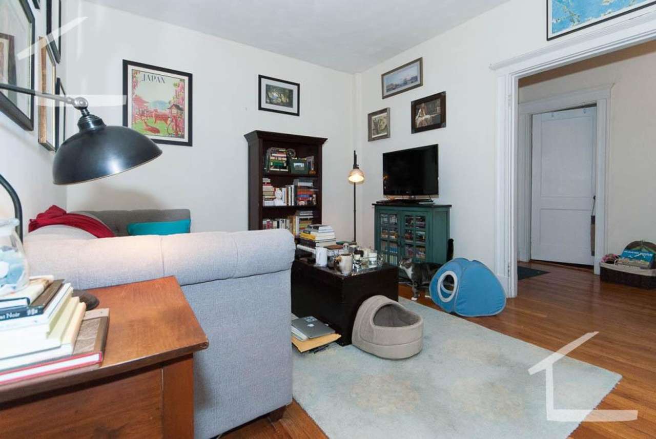 Large updated 2 bedroom unit in Allston!