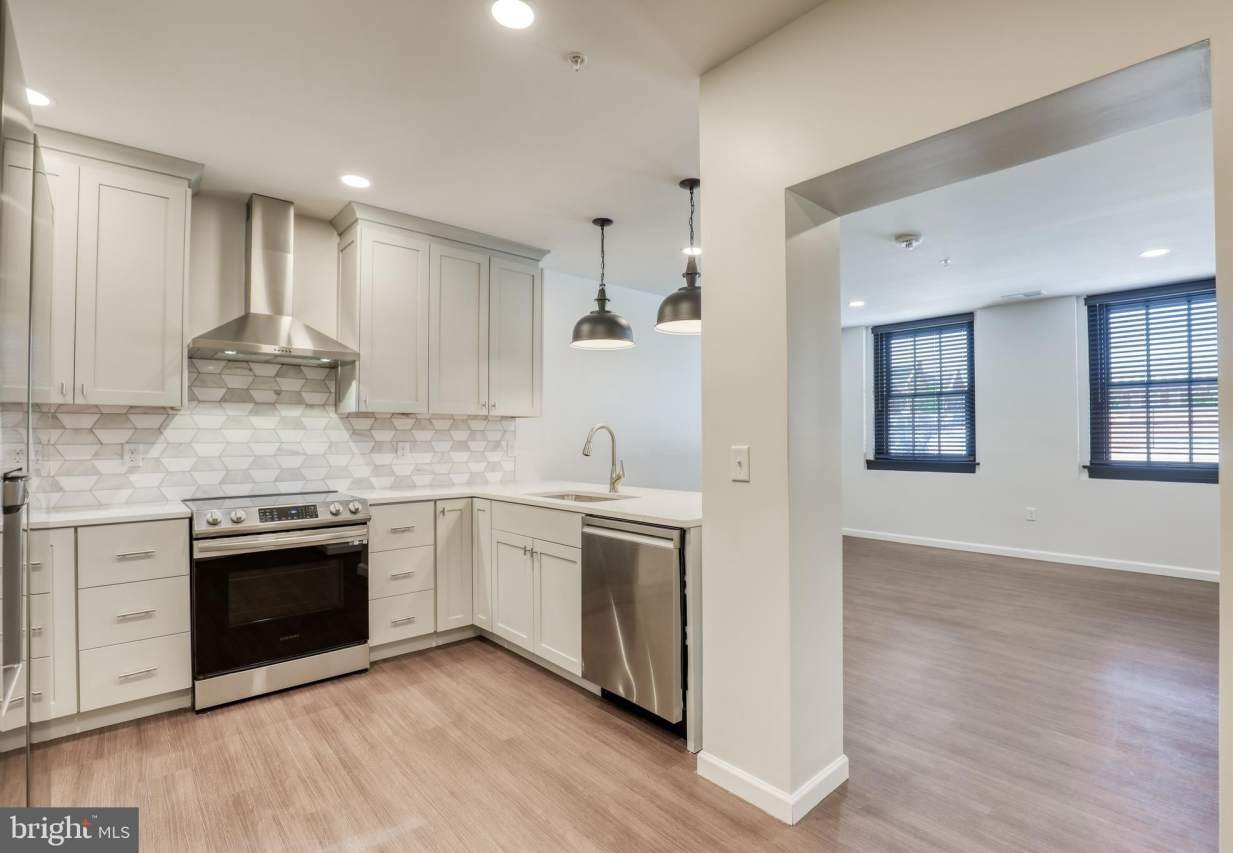 210 E BOSCAWEN ST unit: 203