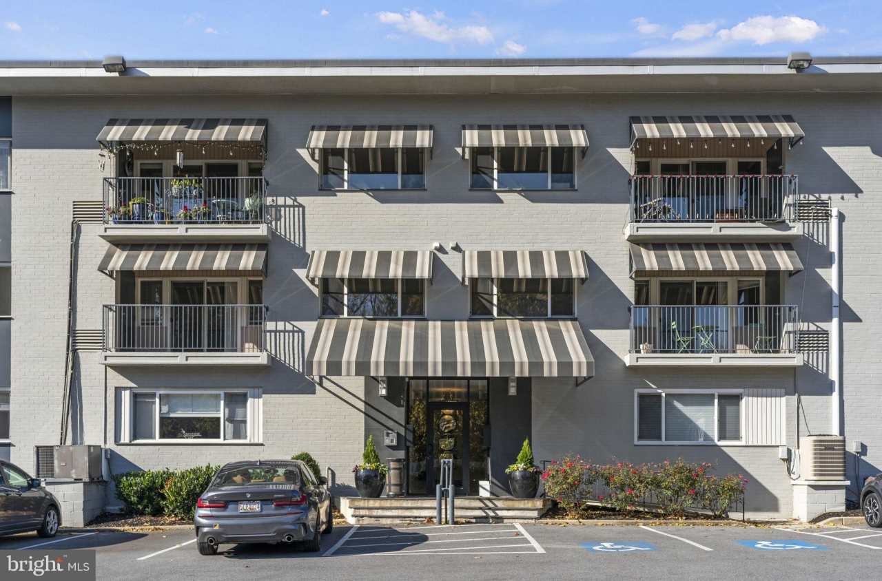 6301 CHARLES N unit: 106