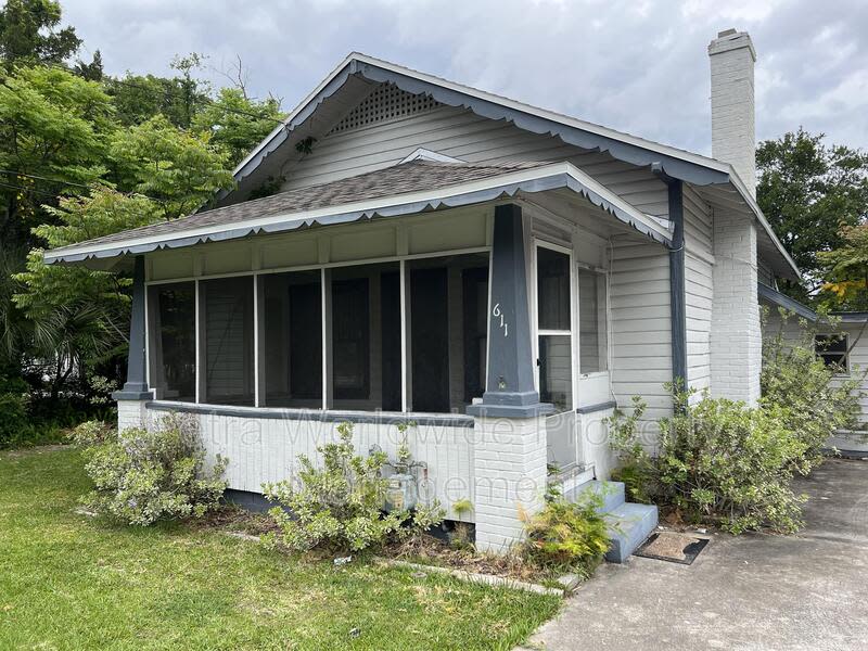 611 East Plymouth Avenue