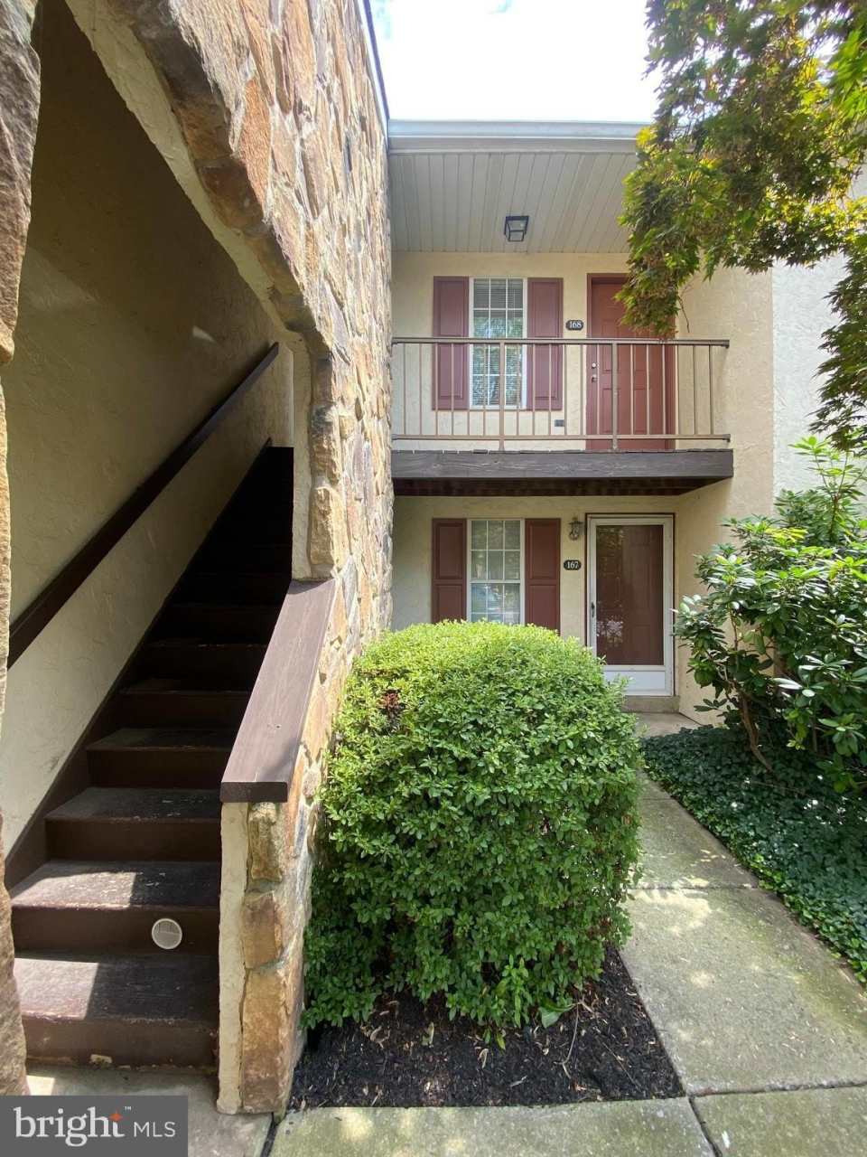 168 VALLEY STREAM Circle