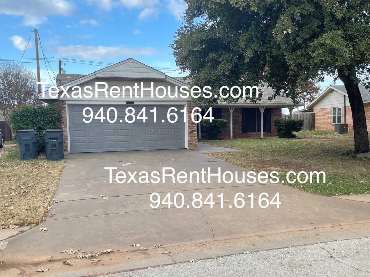 Relax in your own SWIMMING POOL and HOT TUB this summer !!!