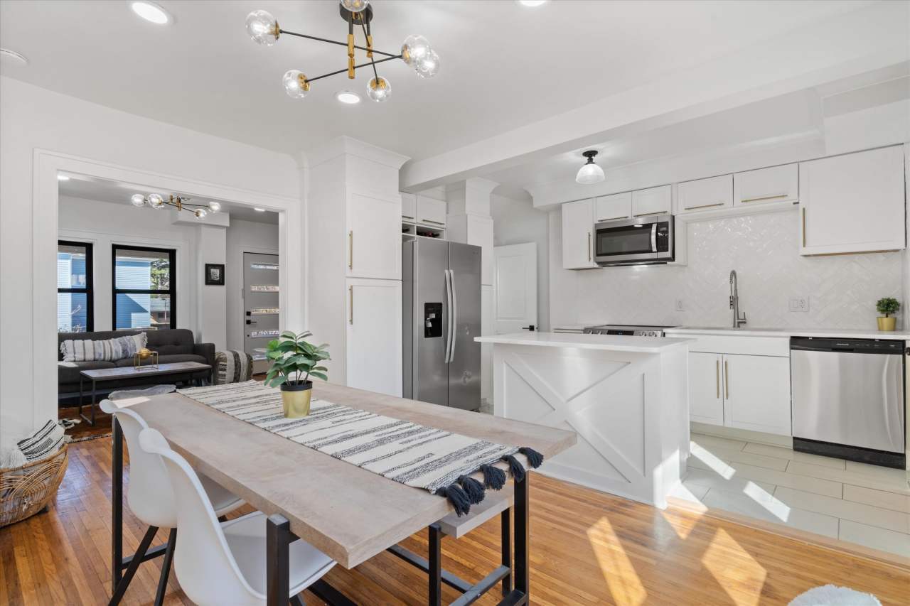 2550 Adams Avenue - 2550