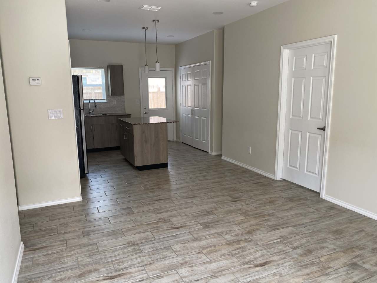 4905 North Hiawatha Drive - 4905-01