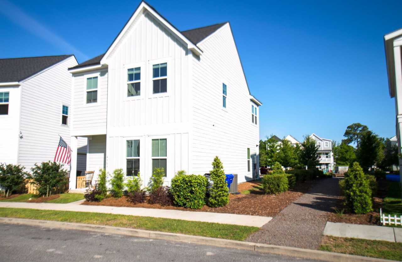 Charming Home in Mixson!