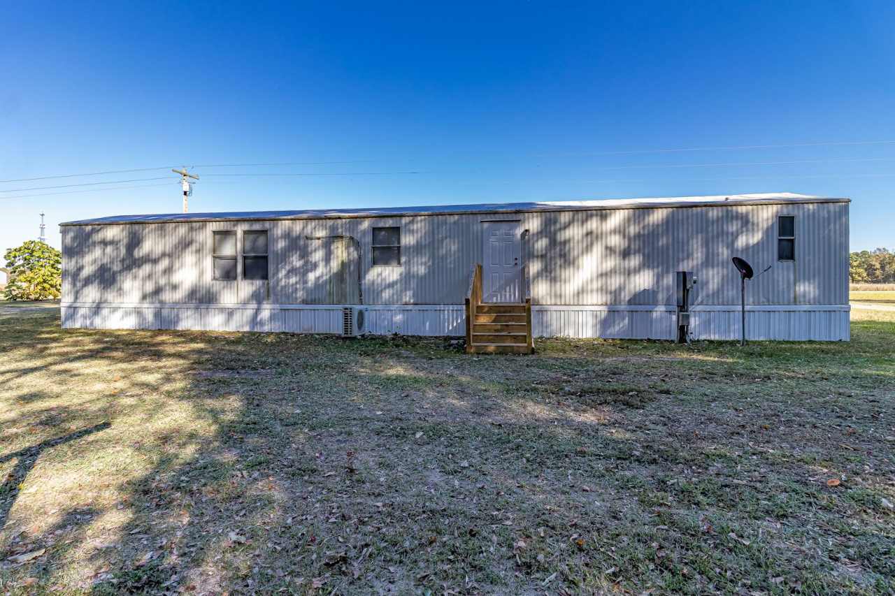 Rosewood Rental! Newly Remodeled 2 BR, 2 BA Single Wide in Goldsboro