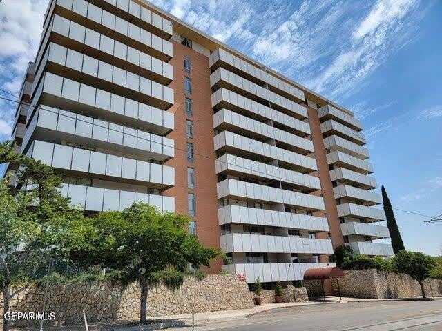 1800 N Stanton Street unit: 908