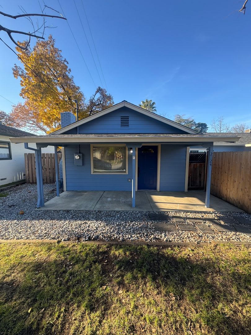 2 BED 1 BATH HOUSE IN THE GARDEN TRACT NEIGHBORHOOD