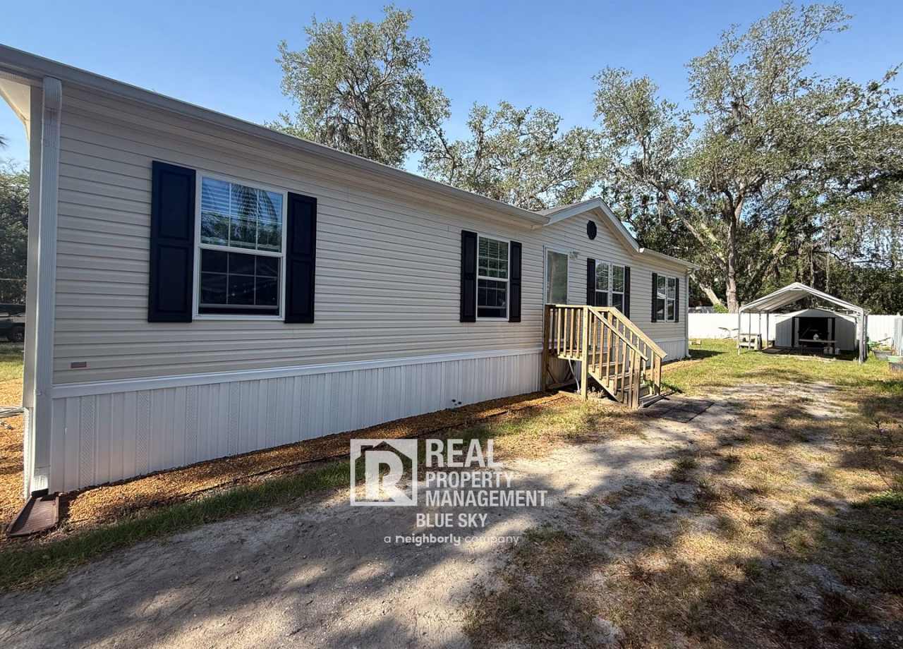 SPACIOUS 4 BEDROOM HOME WITH MODERN FEATURES AND FLEXIBLE OUTDOOR SPACE