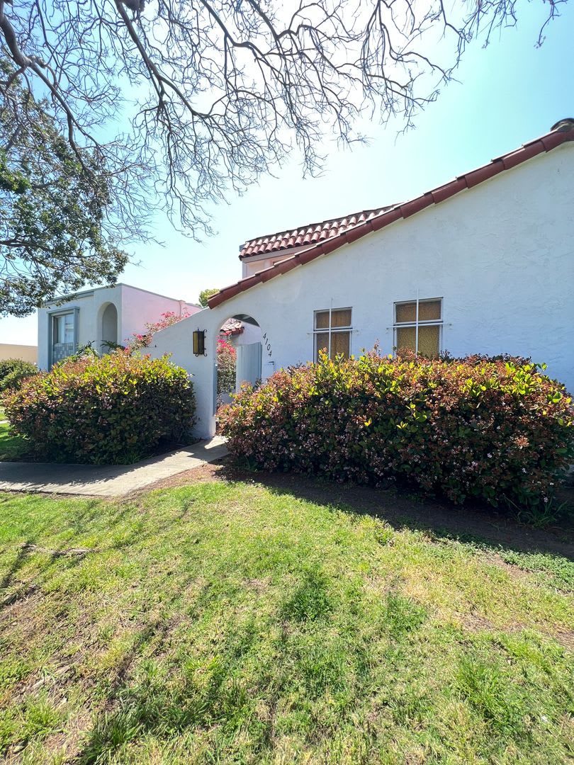 4 Bedroom 2 Bathroom Town Home