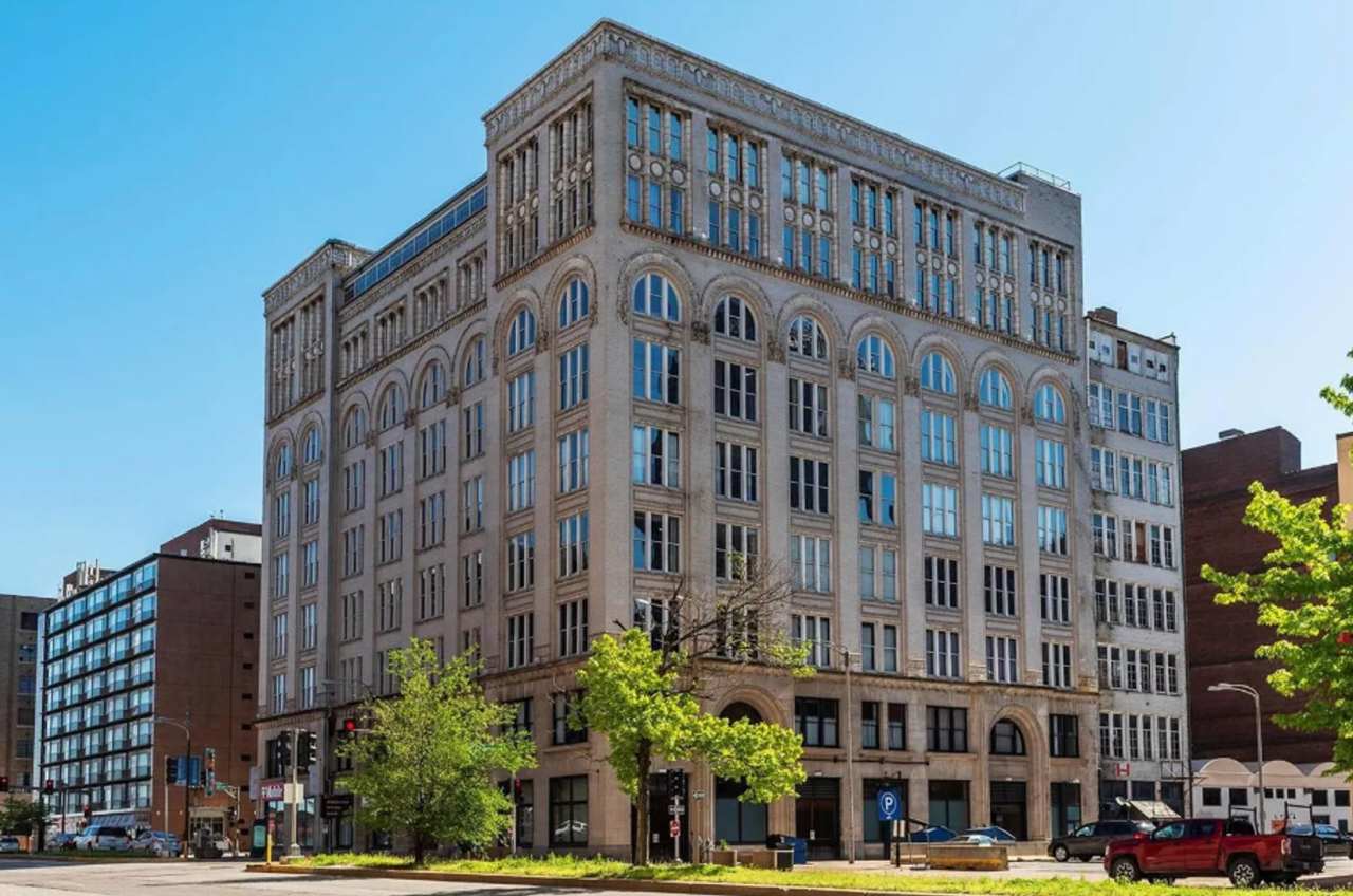 Downtown St. Louis Condo for Rent - Meridian Building