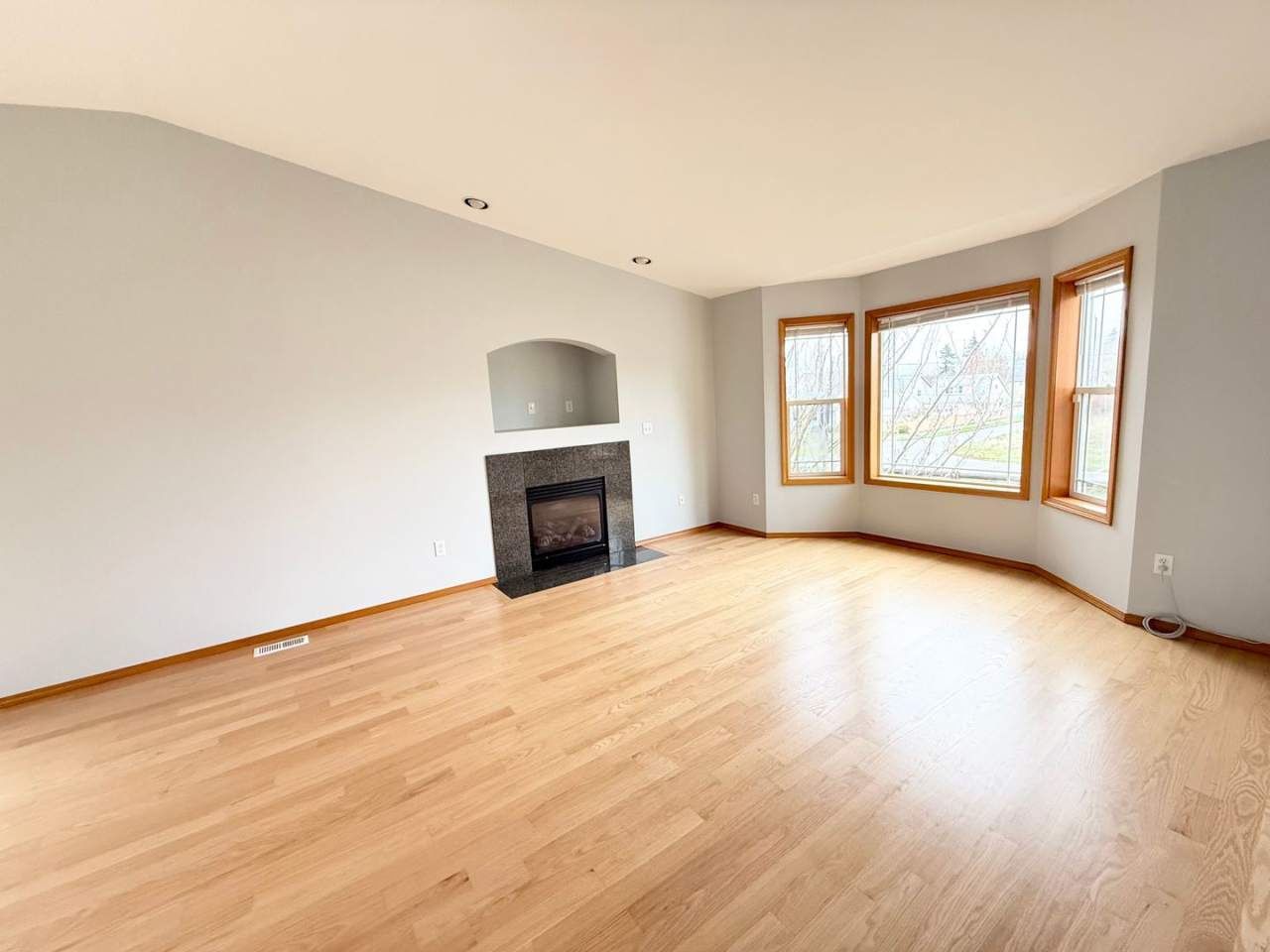 Spacious 5BR / 3BA Beacon Hill Home – 2,210 SF – $3900 – Pets OK