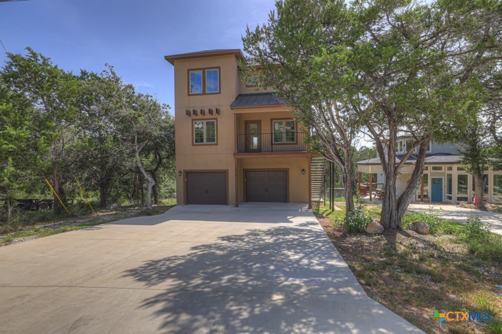 1216 Canyon Lake Drive