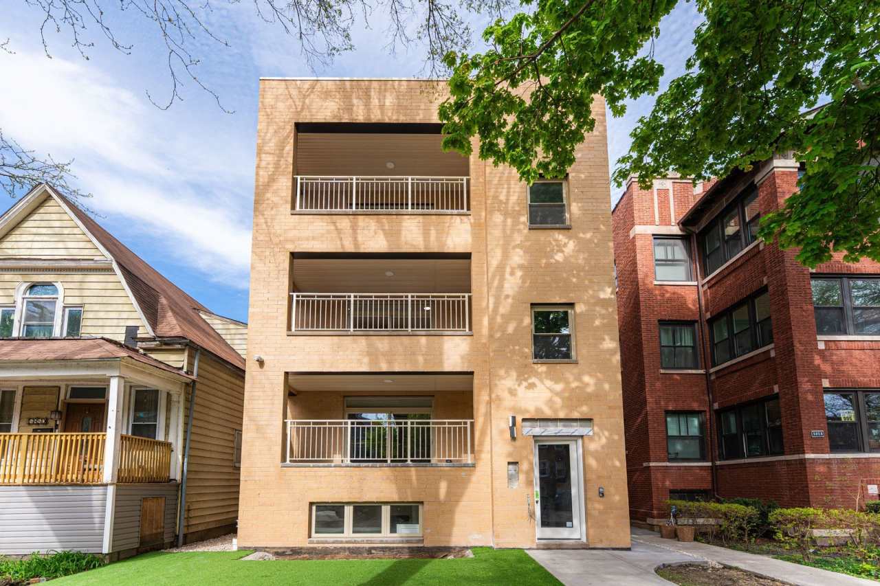 5856 N Magnolia Avenue