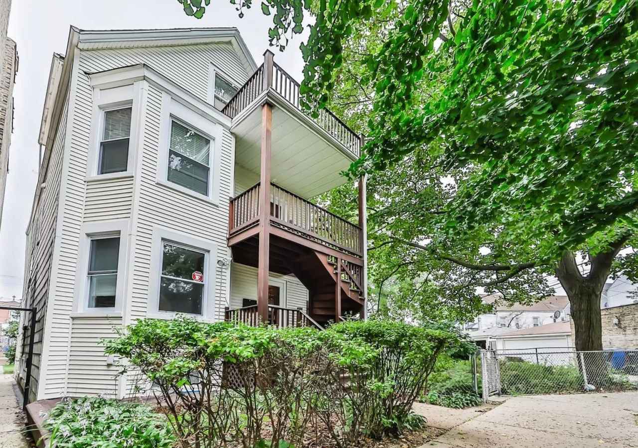 3657 W Oakdale Avenue