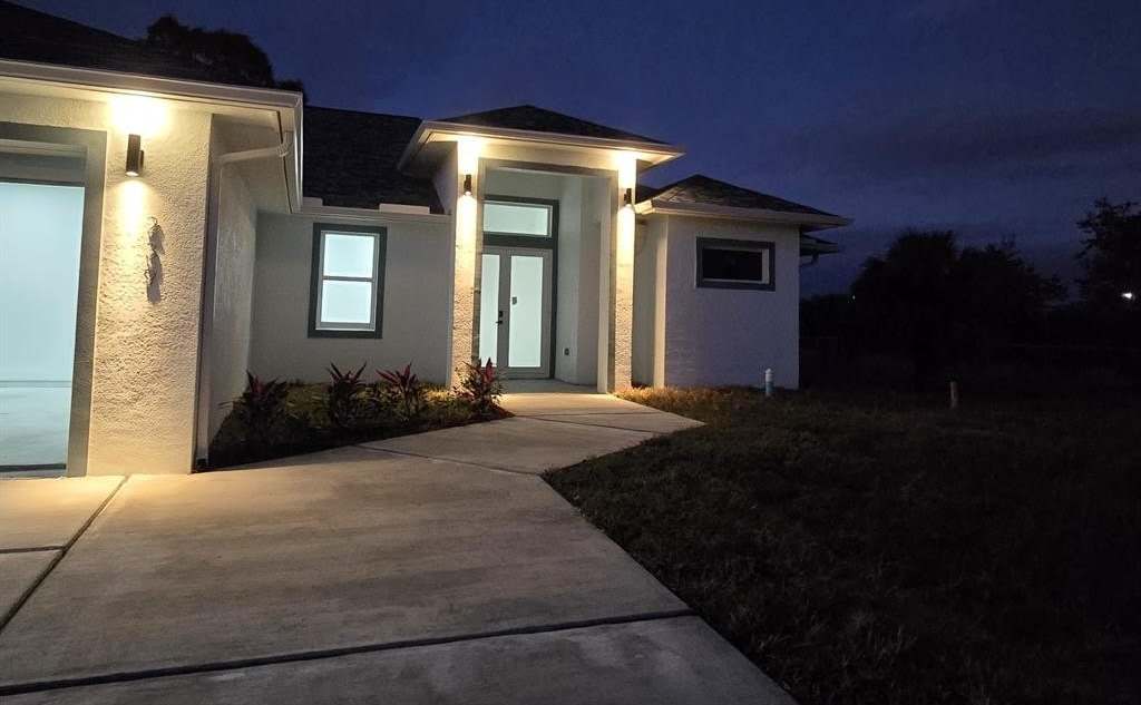 239 Avenida Del Centro