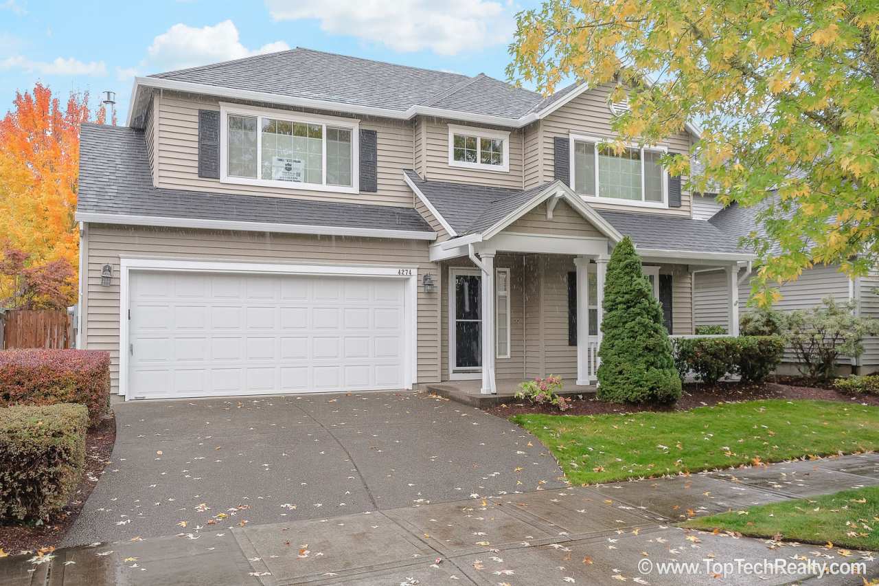 Beautiful 4 Bedrm* 2.5 Bath* Single Family Home Available Now