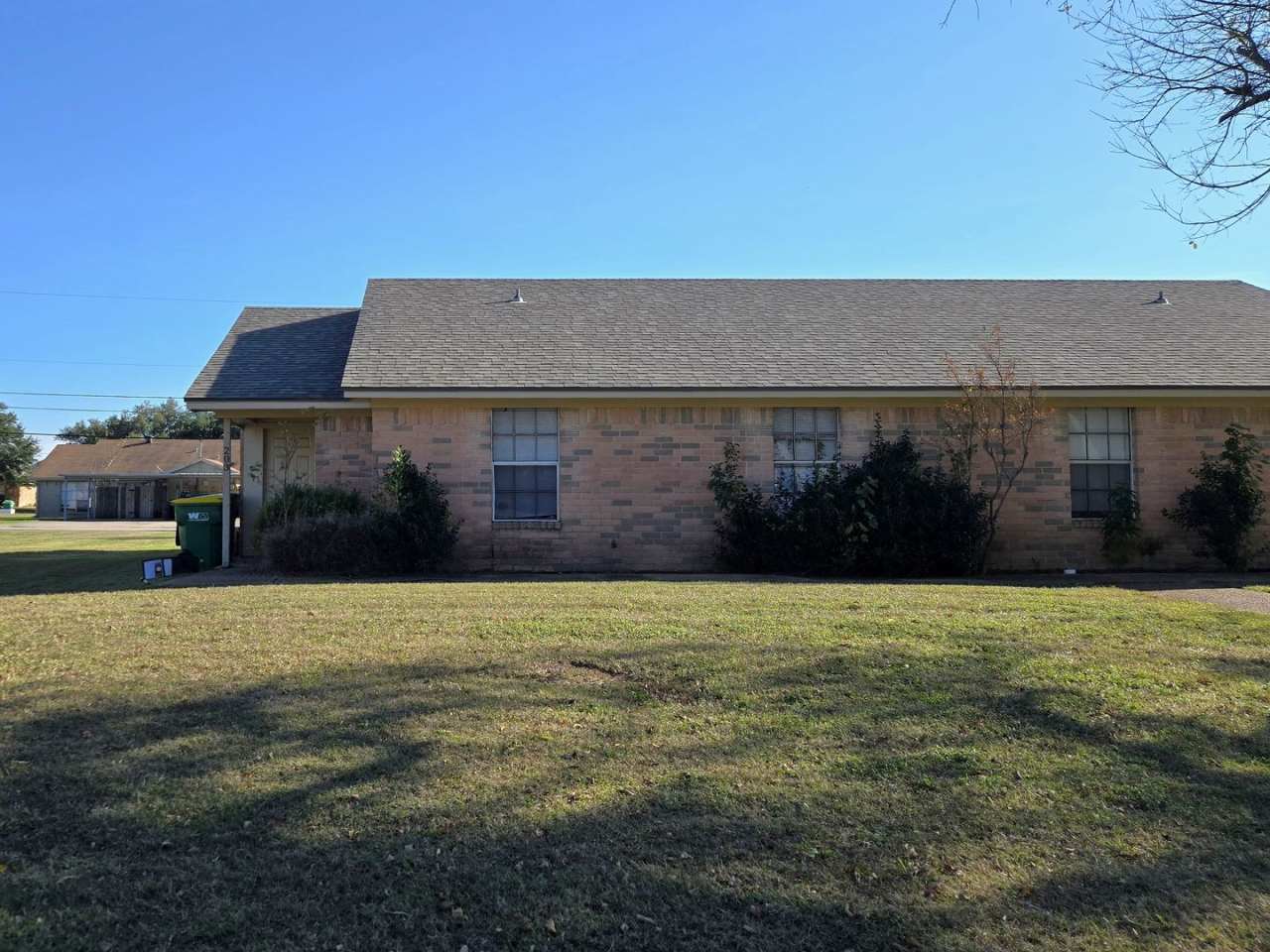 2/2 Duplex near Hwy 77!