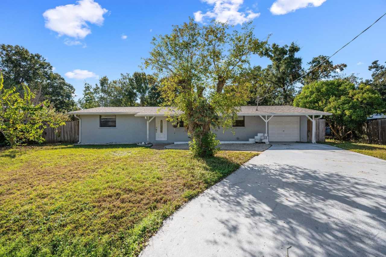 3 BEDROOM, 2 BATHROOM SINGLE FAMILY-HOME WITH A POOL LOCATED IN THE HEART OF SARASOTA!