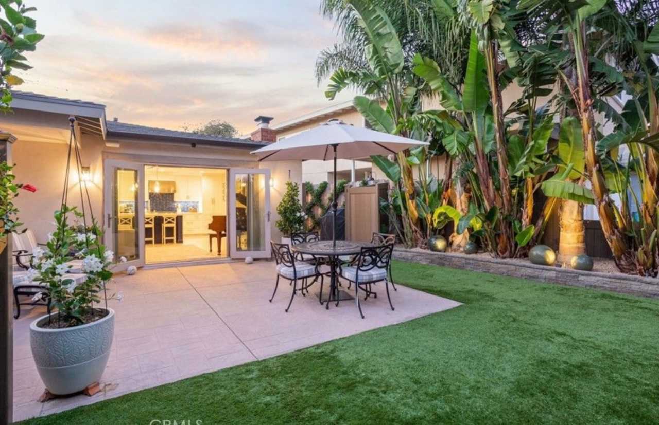 250 Avenida Monterey