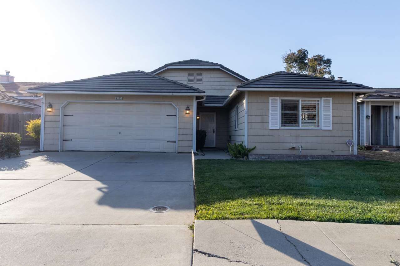 Spacious 3 Bed/2 Bath!