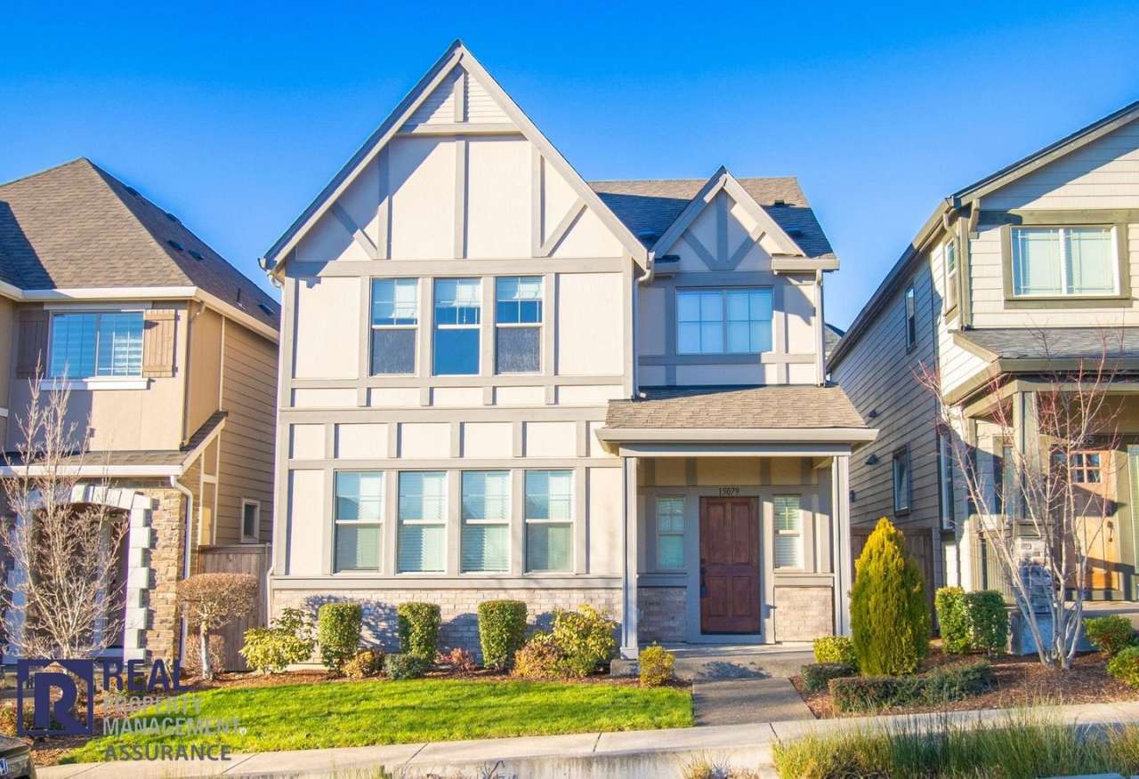 Charming 4 Bedroom!! Move In Ready!