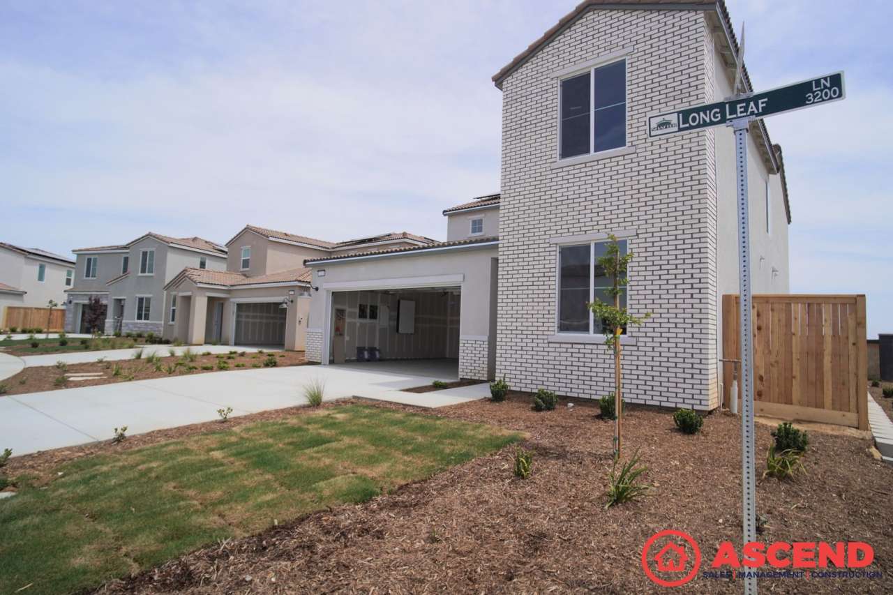 4 Bedroom Home in Gossamer Grove!