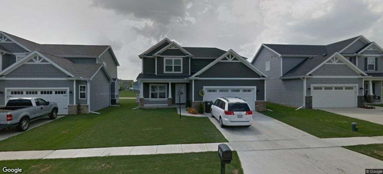 Charming 3BR House in Savoy