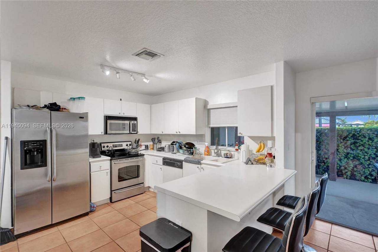 898 NW 131st Avenue, Miami, FL 33182