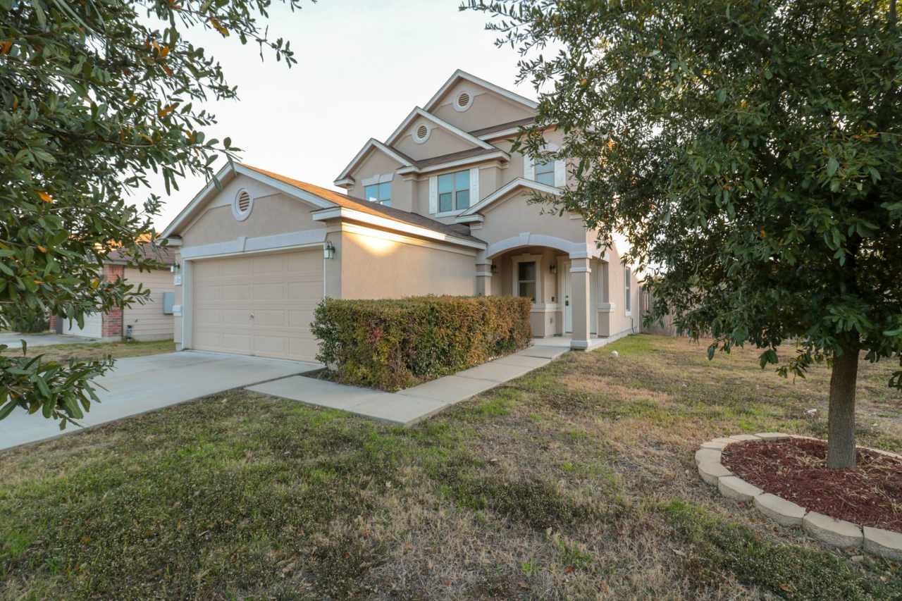 Beautiful and Elegant 3/BR 2.5/BA Home in Georgetown!