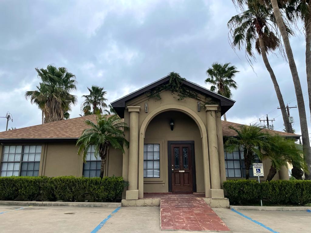 624 S Pleasantview Dr