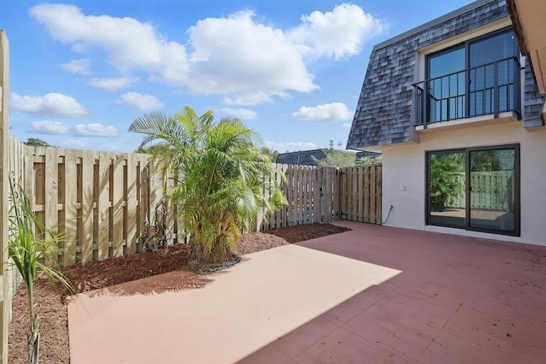 355 S Waverly Place unit: 5A