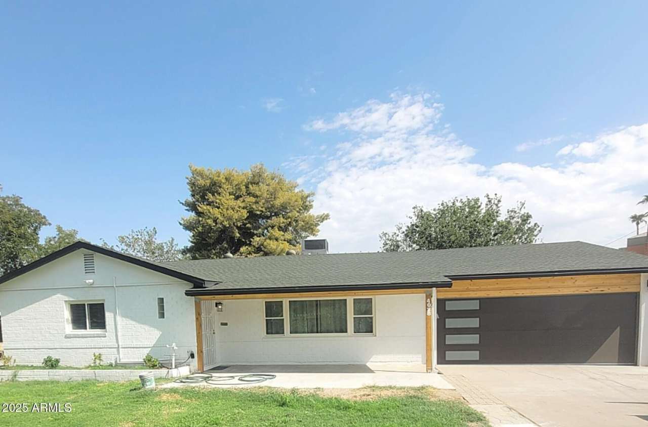 4028 E EDGEMONT Avenue