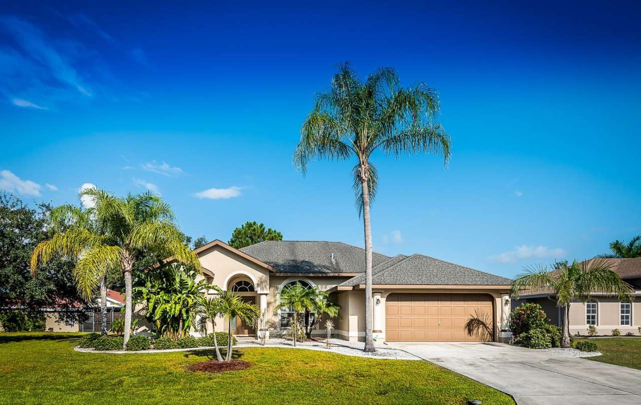 UNFURNISHED BEAUTIFUL 3/2/ HOME IN BURNT STORE MEADOWS