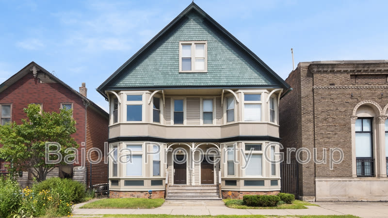 1510 Trumbull