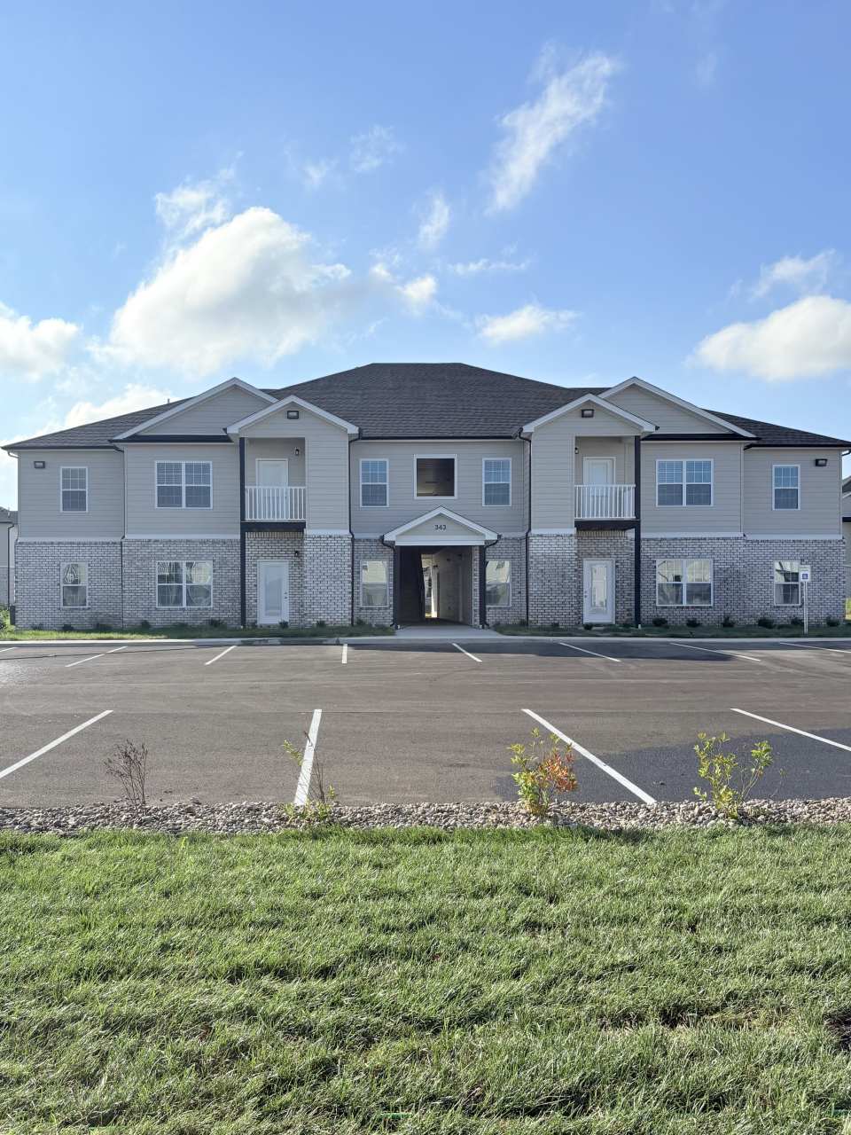 332 Hillview Mills Blvd