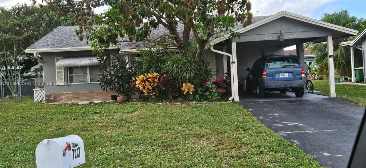 7007 NW 99th Ave