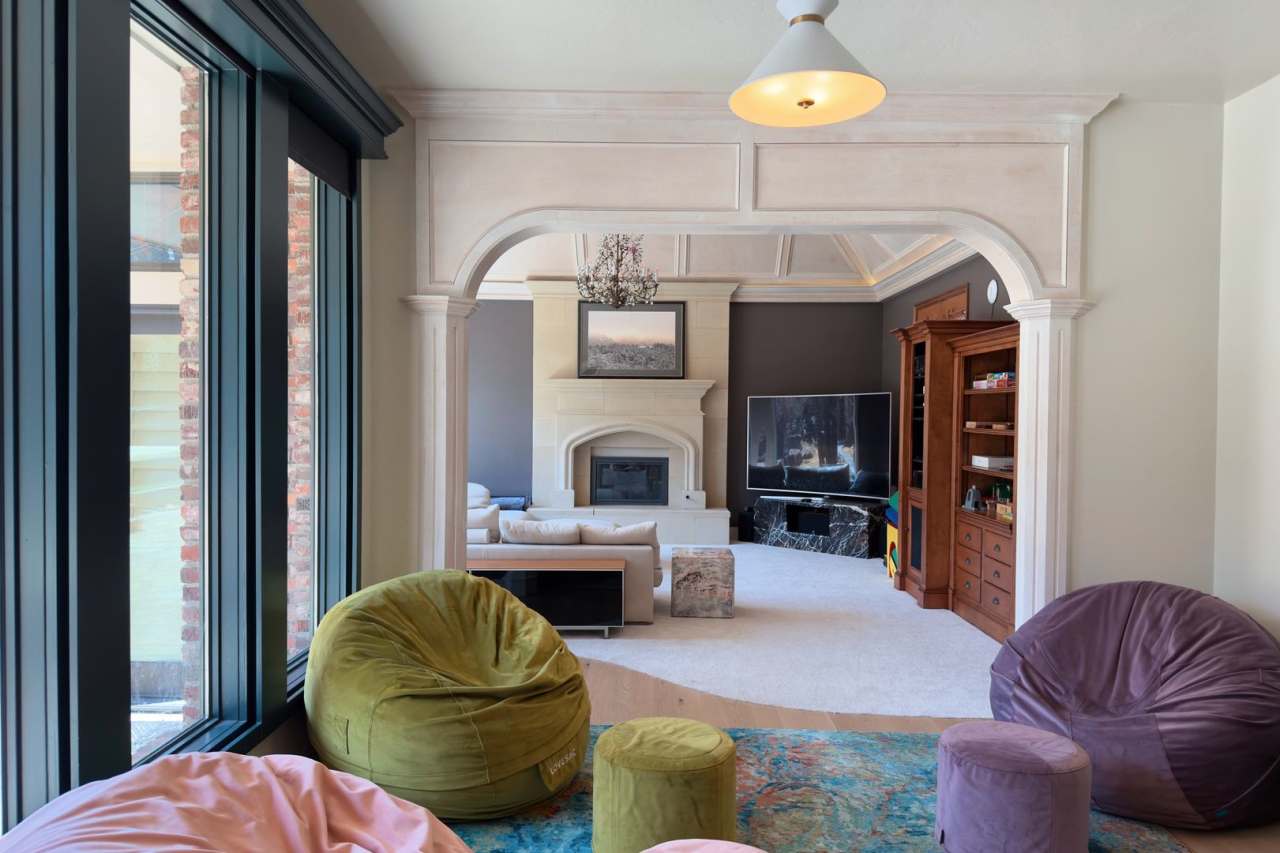 Grand  Elegant Home with Guest Suite