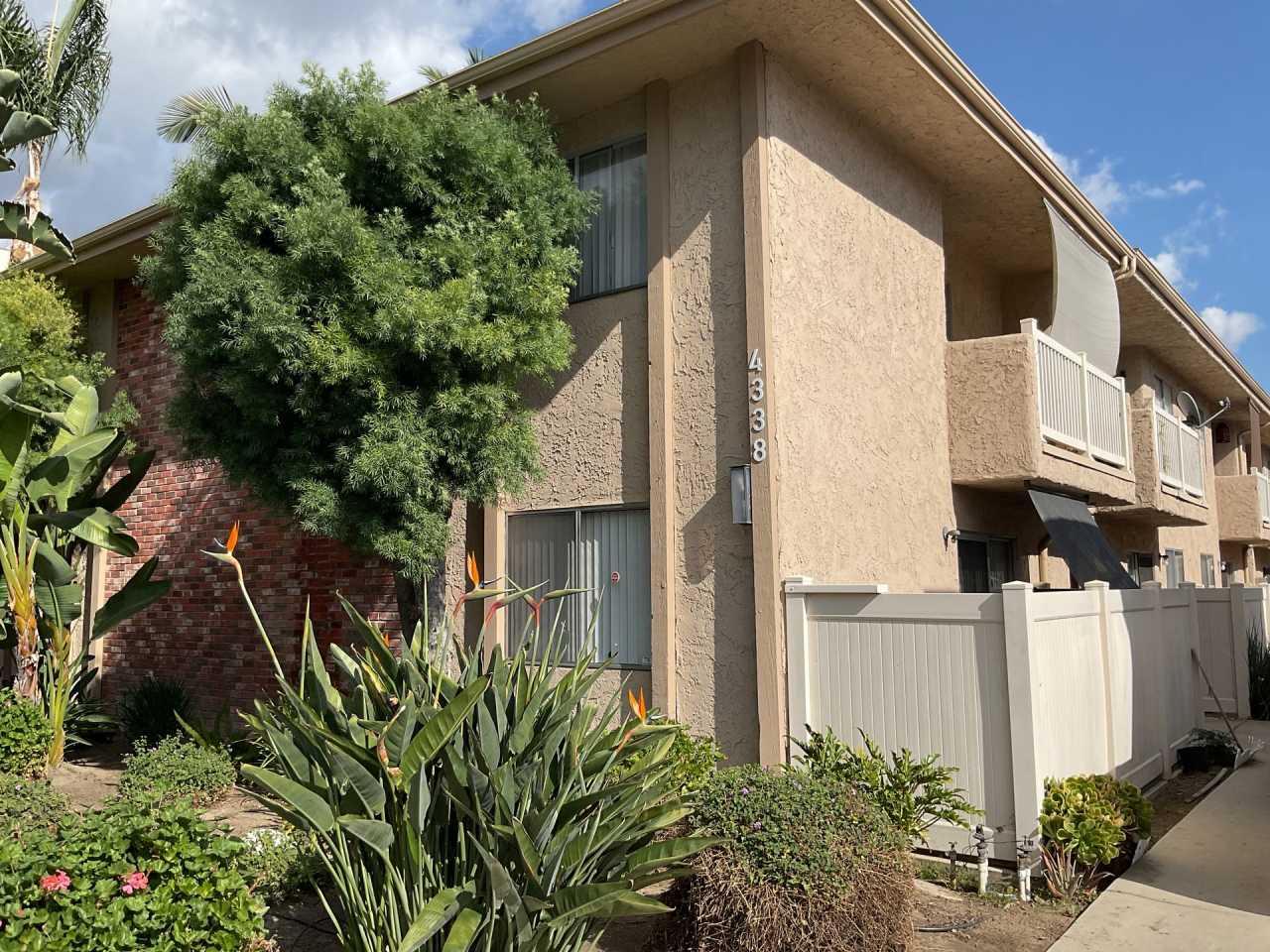 4338 Mammoth Ave Apts