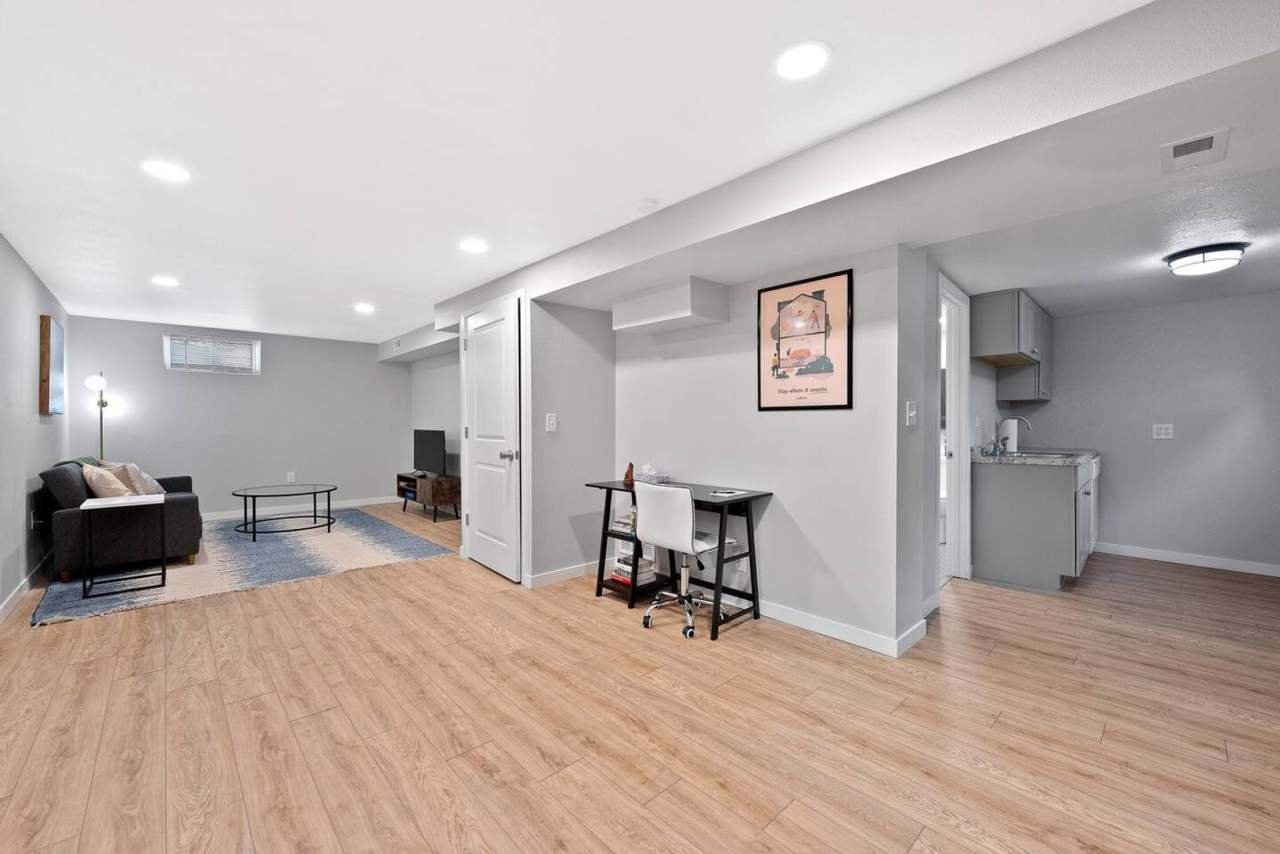 3 Bedroom 2 Bathroom Denver Home with Bonus Downstairs Kitchen