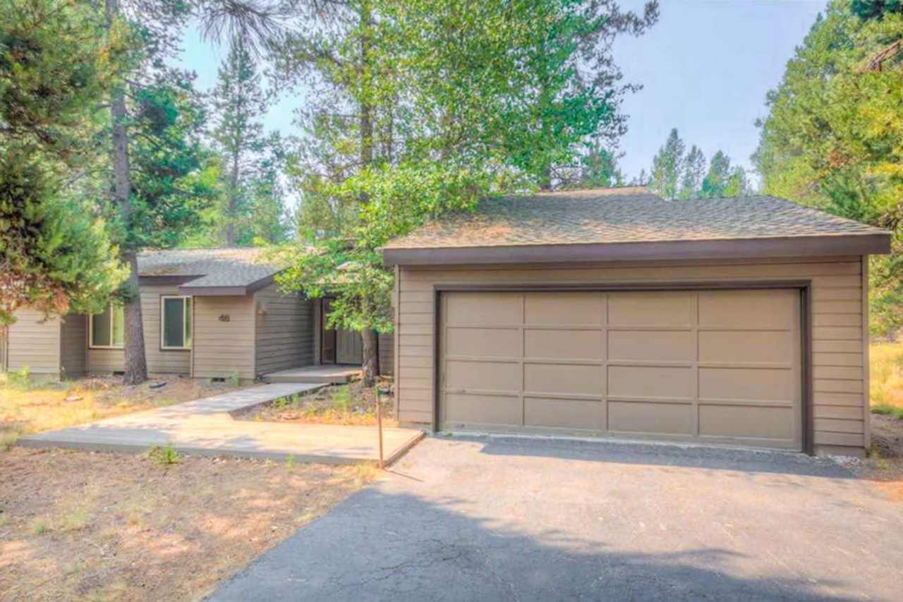 3 Bedroom 2 Bath Fully Furnished - Sunriver Oregon