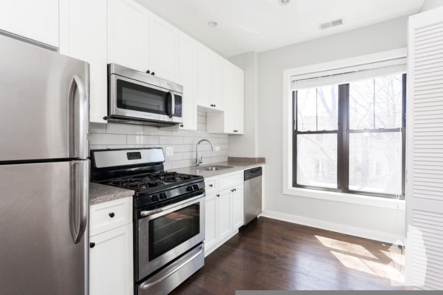 1604 W Belle Plaine Ave