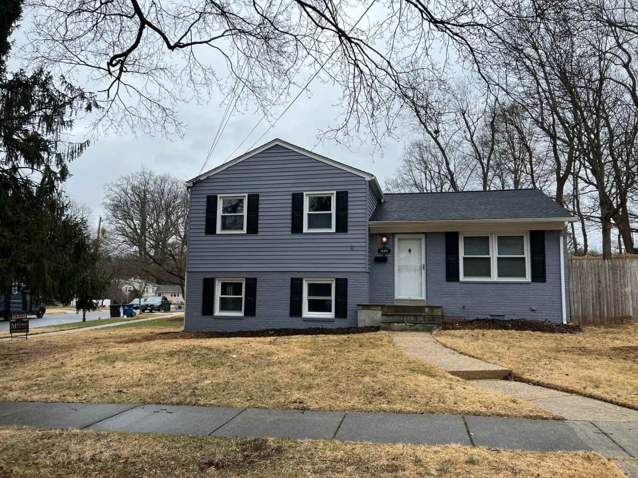 Lovely Split Level Close to Walter Reed, NIH, Rock Creek Park,  Includes Lawn Care!