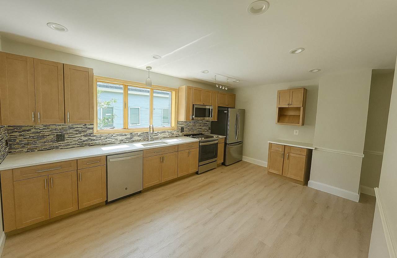 Rare Find! Renovated 3.5-Bed with Office Space, Eat-In Kitchen  2 Parking Spots — Unbeatable Value