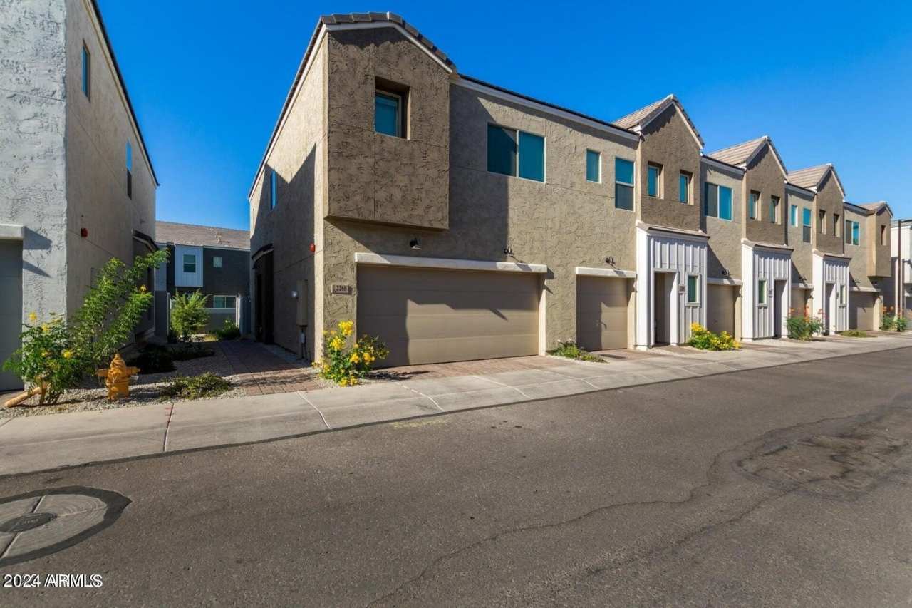 2268 W LAURIE Lane
