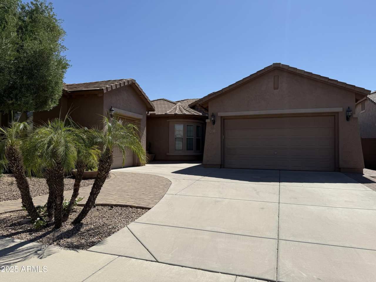 3307 N RIVERSIDE Drive